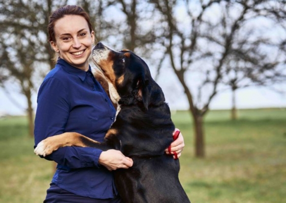 Majiteľka chovnej stanice: Kŕmenie psov barfom je návratom k ich prirodzenosti